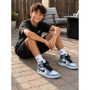 Nike Air Jordan 1 Retro High OG GS Size 5.5Y University Blue 575441-134 Sneakers